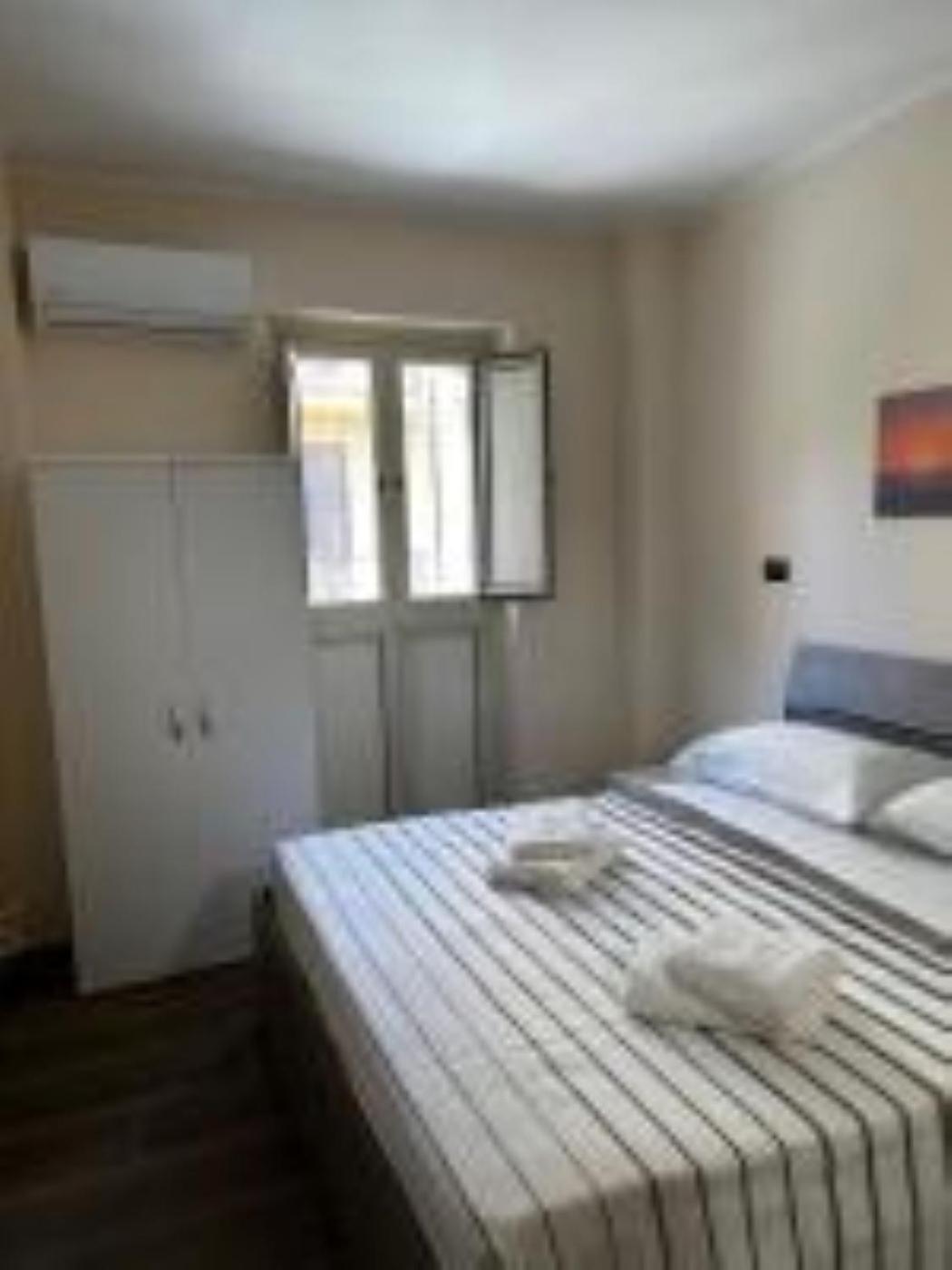 B&B Omnia Scilla Kültér fotó
